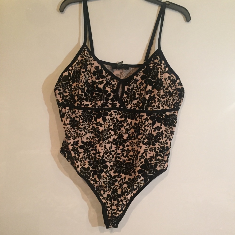 Nude and black Bodysuit